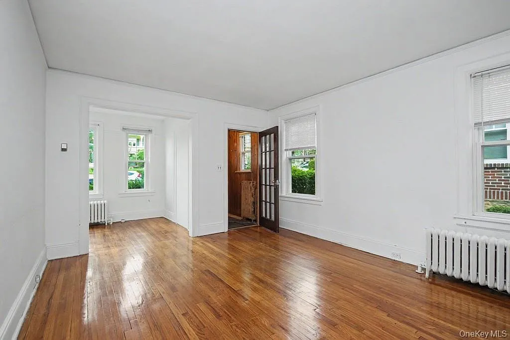 2 bed, 1.0 bath, 1276 sqft, $3,150 — Photo 3
