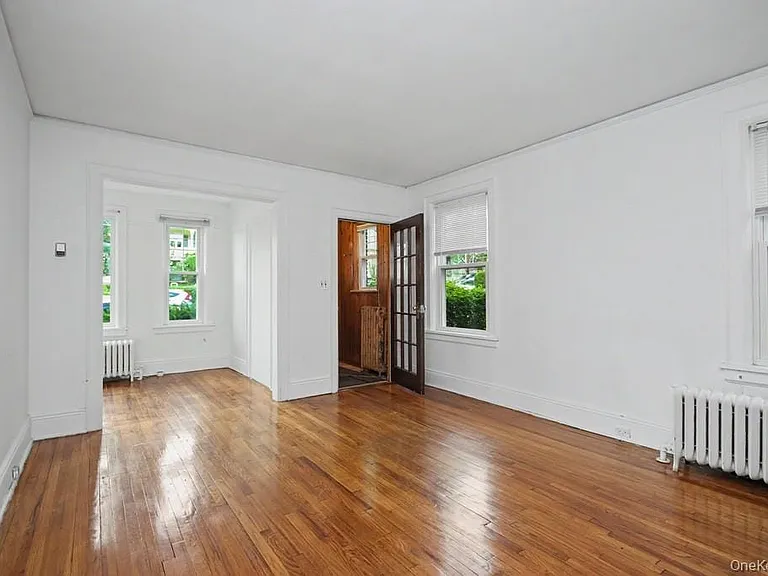 15-17 Chestnut St #15 — Photo 3