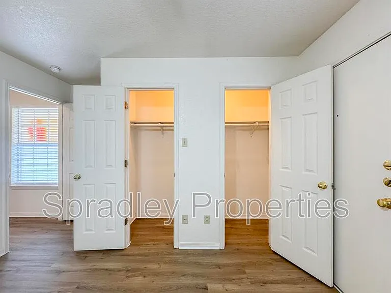 102 Lacey Lou Ln — Photo 6