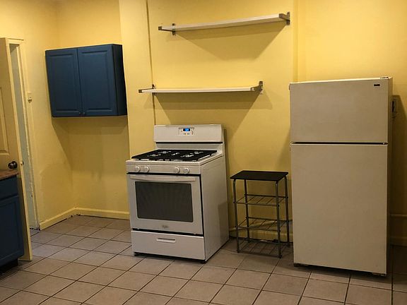 3rd image of 21 Edward St Floor 1