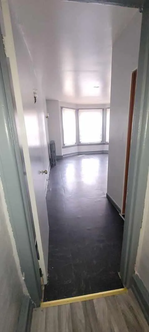 Building Photo - 635 S 60th St #2