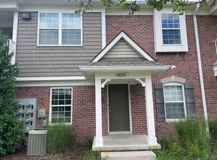54216 Bay Point Dr #3-10, Utica, MI 48316