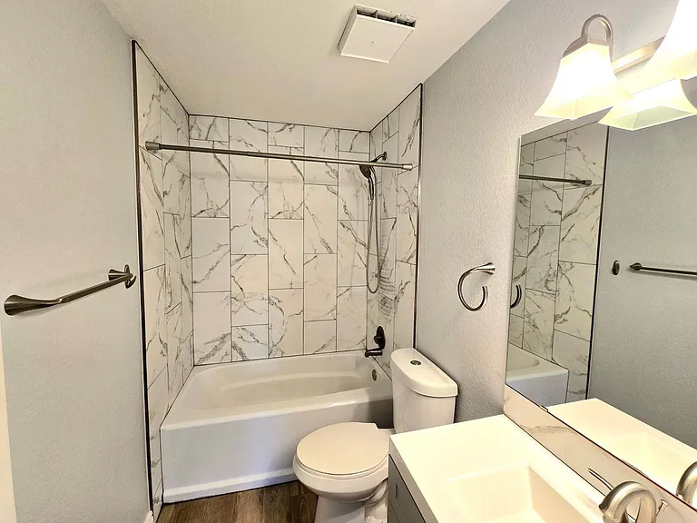 101 N 7th St #102 — Photo 17