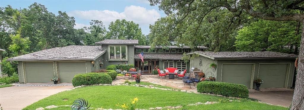 254 Arapaho Cir E