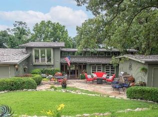 254 Arapaho Cir E, Lake Quivira, KS 66217