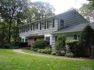 54 Spring Ct, Syosset, NY 11791