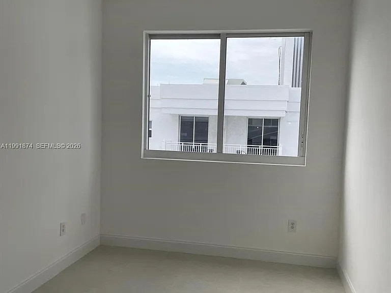 170 SE 14th St #3005 — Photo 10