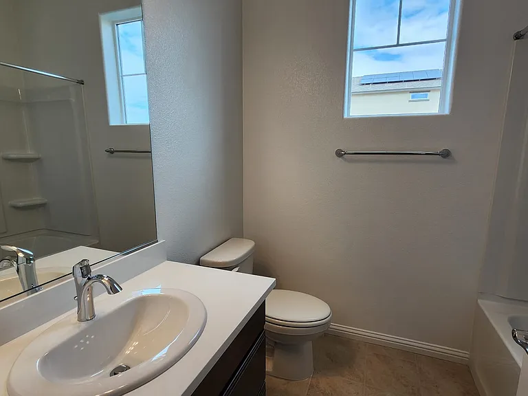 Pinchot Dr — Photo 16