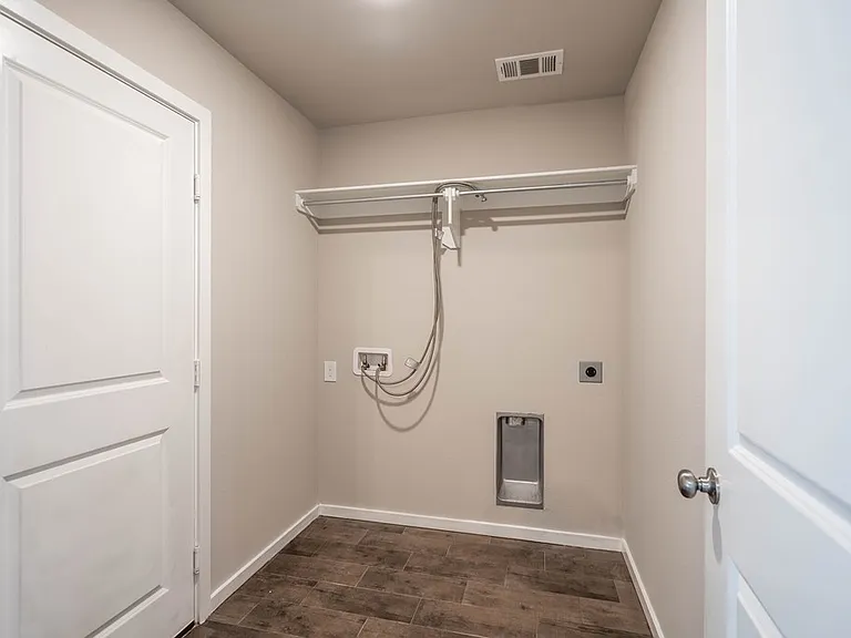 2311 Outlaw Ct — Photo 9