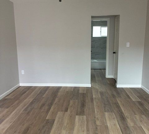 5th image of 4019 46th St APT 2