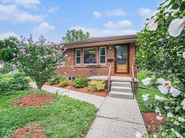 415 N Ann Arbor St, Saline, MI 48176