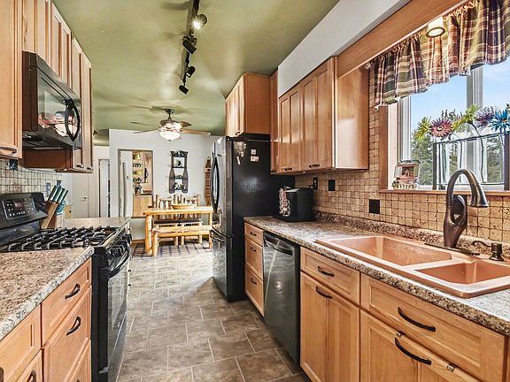 2nd image of 3821 Allis Rd