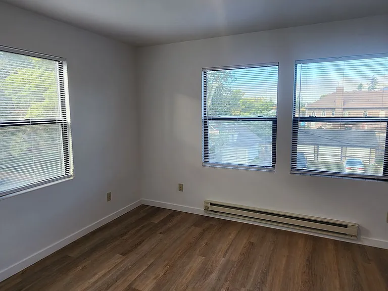 Lincoln Manor Apartments — Photo 8