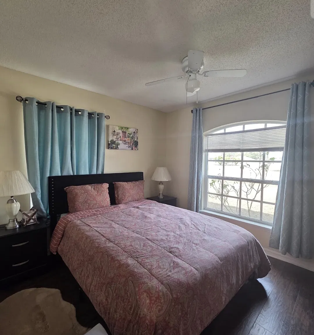 3 bed, $850 — Photo 1