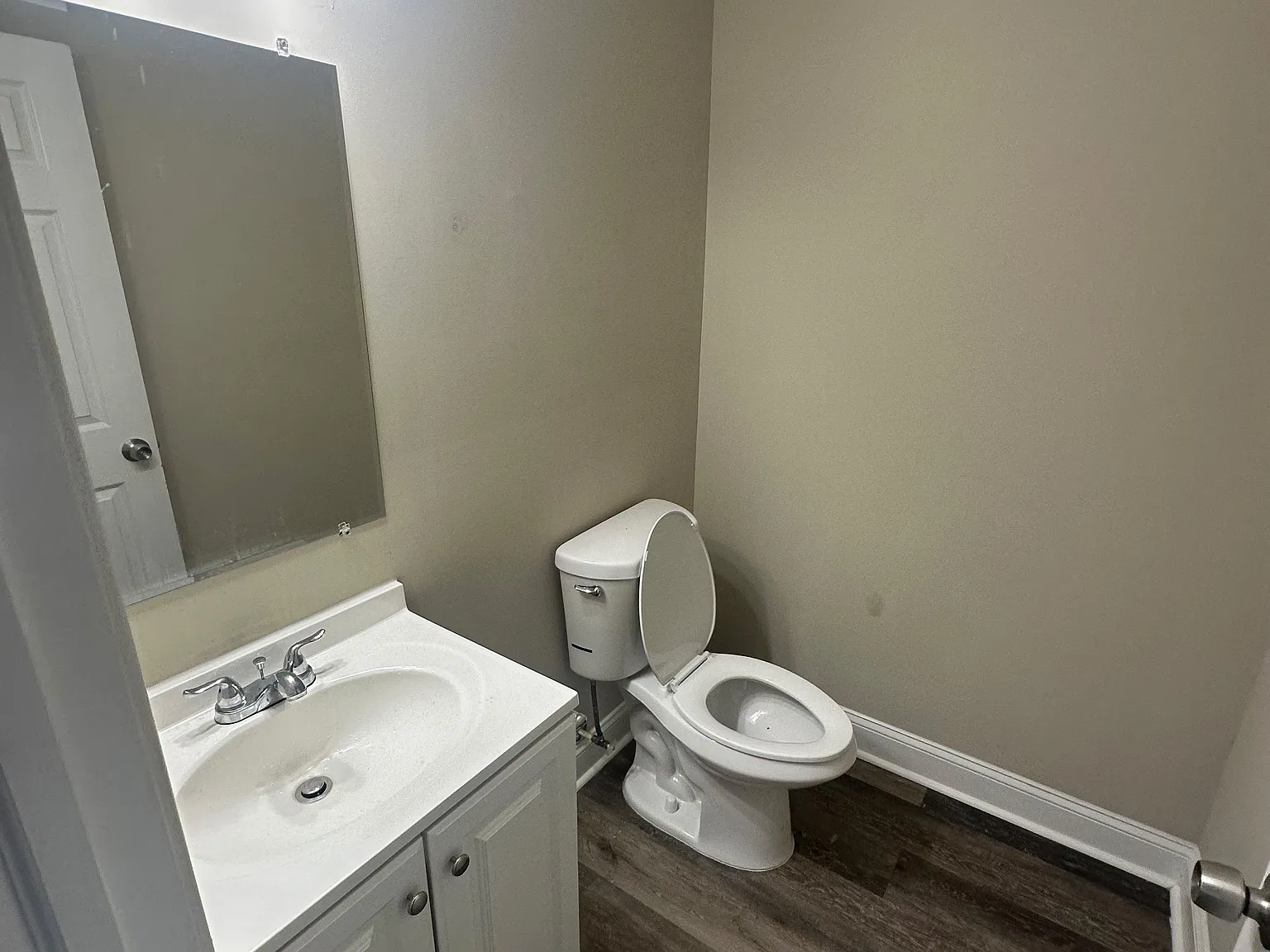 3 bed, 1.5 bath, $1,900 — Photo 3