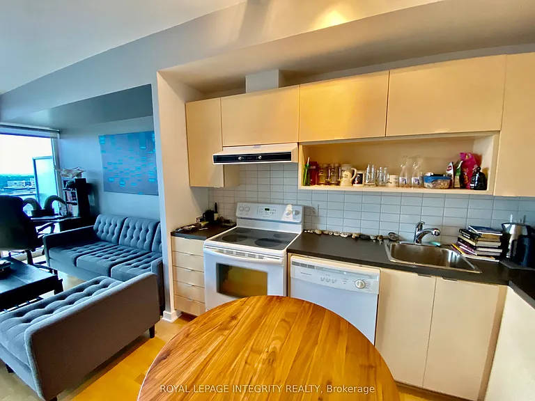 324 Laurier Ave W #1612 — Photo 2