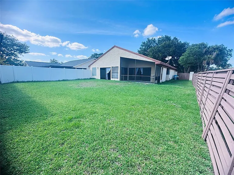 6256 Gardenview Ct — Photo 16