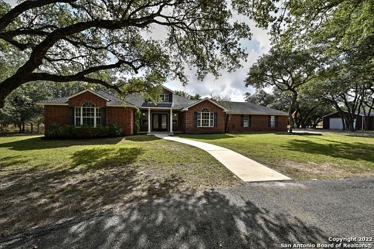 1st image of 224 Southwood Oaks Dr