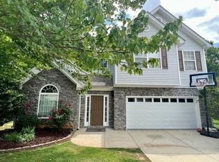 825 Dunagan Forest Dr, Lawrenceville, GA 30045