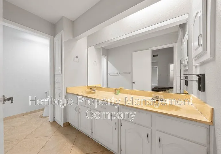13906 N Hills Village Dr — Photo 16