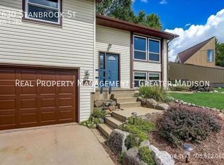 2630 Stanbrook St, Fitchburg, WI 53711