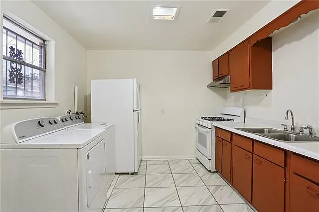 7551 Oak St — Photo 13