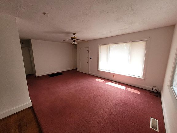 3rd image of 1300 Planters St