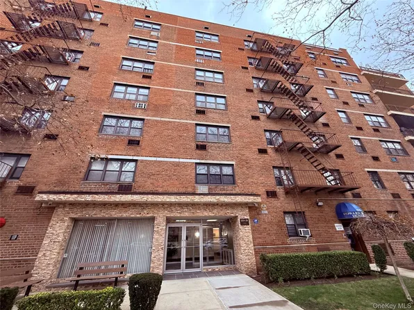 153-25 88th St #1k, Howard Beach, NY 11414