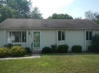 1043 Bedford Woods Dr, Toledo, OH 43615