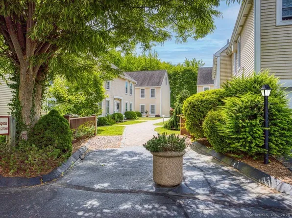 54 Rope Ferry Road #H132, Waterford, CT 06385