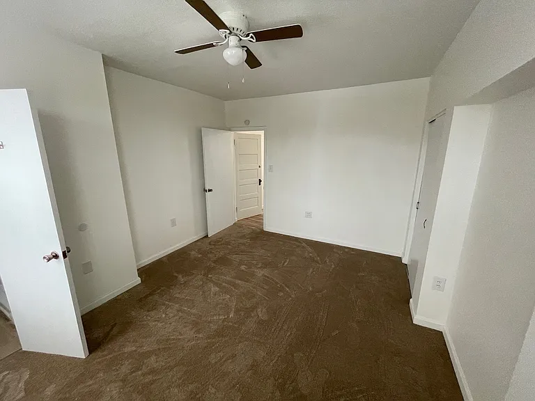 125 Lakewood Ave — Photo 10