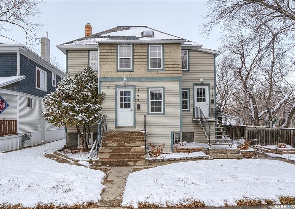 1st image of 142 Hochelaga St W