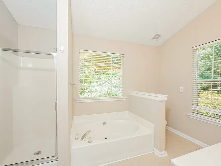 1172 Eastmill Cv — Photo 11