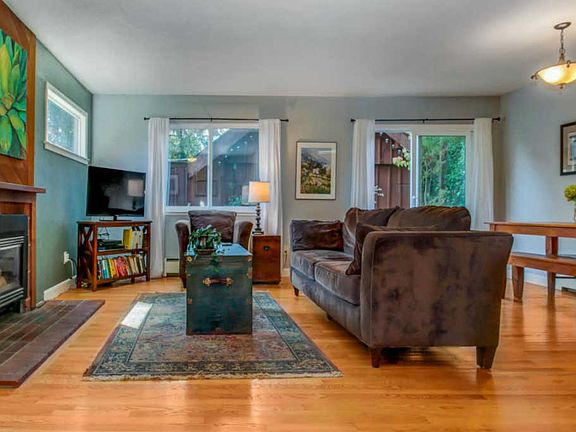 2nd image of 334 Walnut Ave #334