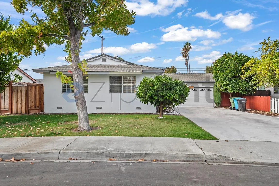 4 bed, 1167 sqft, $5,145 — Photo 1
