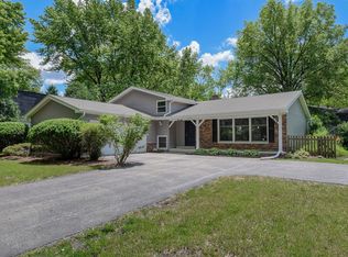 20 W Bailey Rd, Naperville, IL 60565