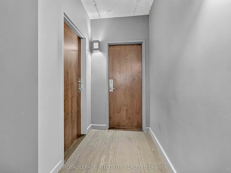 180 York St #909 — Photo 7