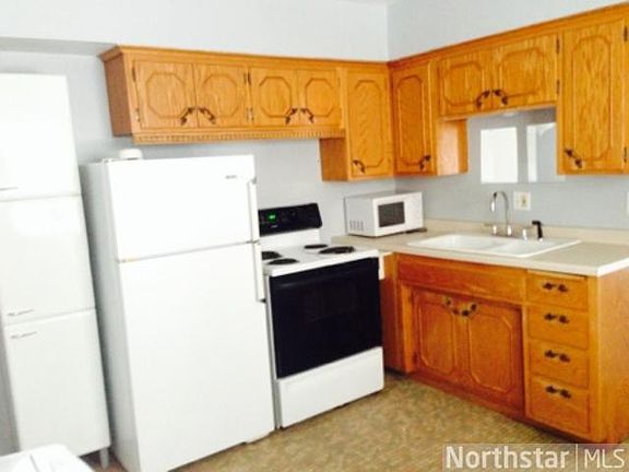 2nd image of 3621 Glendale Ter