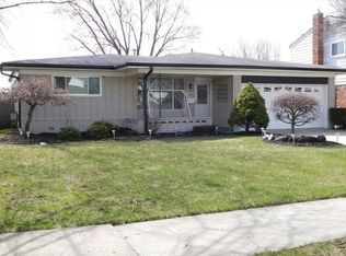 4726 La Chene Dr, Warren, MI 48092
