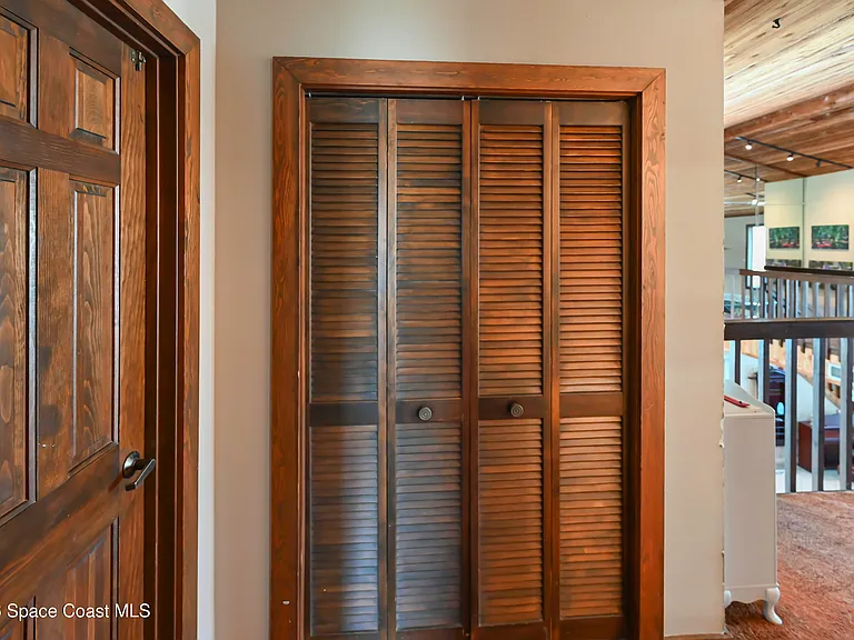 2230 Sykes Creek Dr — Photo 41