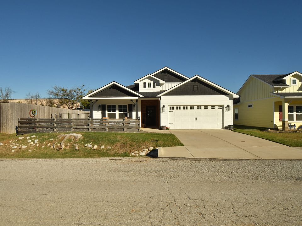 1st image of 505 Betchan St