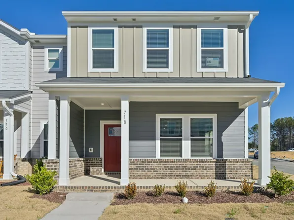 718 Chandler Stone Dr, Zebulon, NC 27597