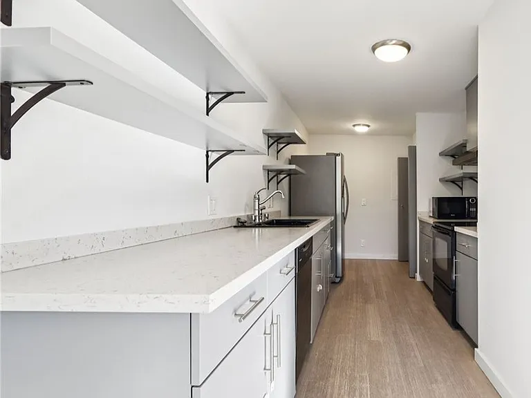 403 N Oakhurst Dr #204 — Photo 5