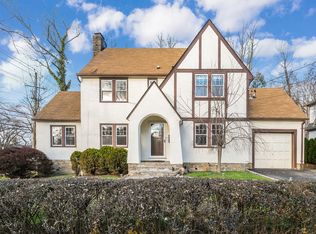 1 Edgewood Rd, Scarsdale, NY 10583