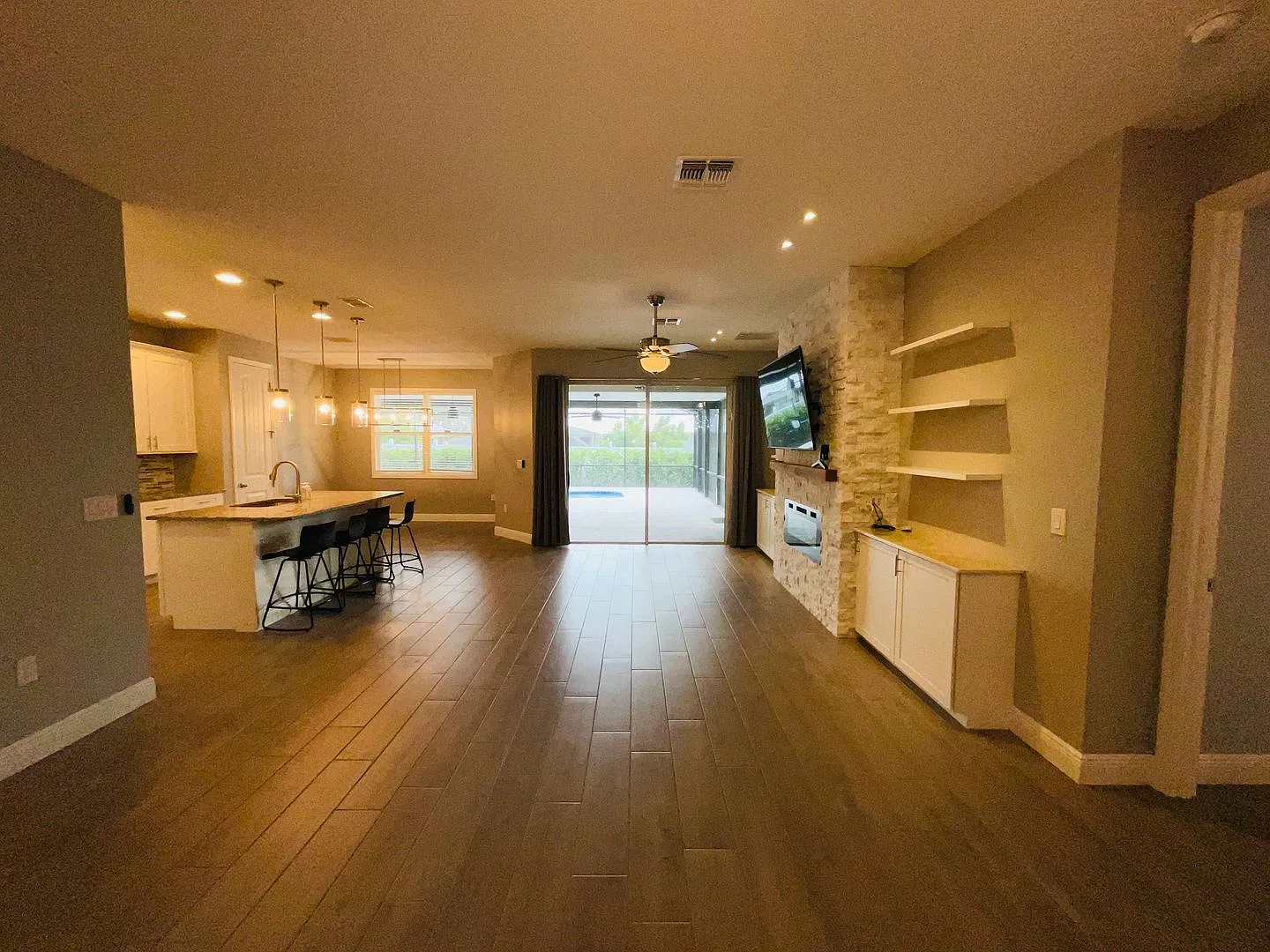 3/2/2 + Den Pool Home - Becker Road Area — Photo 4
