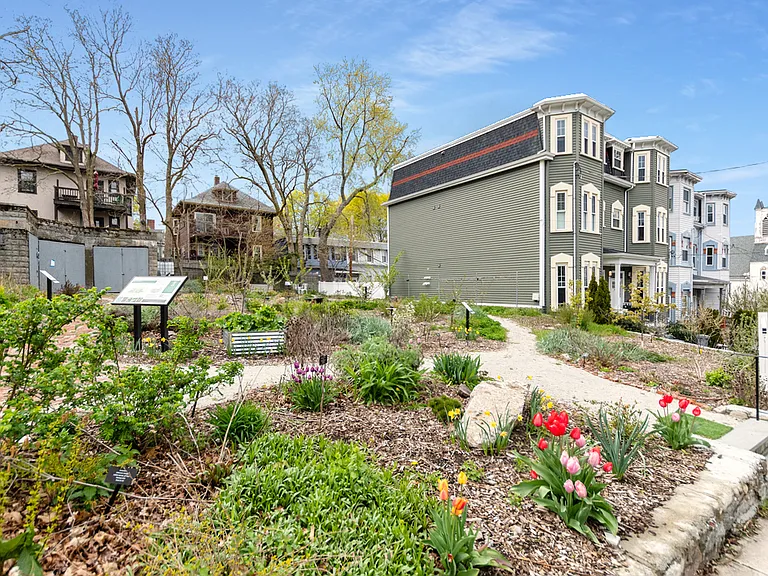 9 Everett Ave #2 — Photo 41