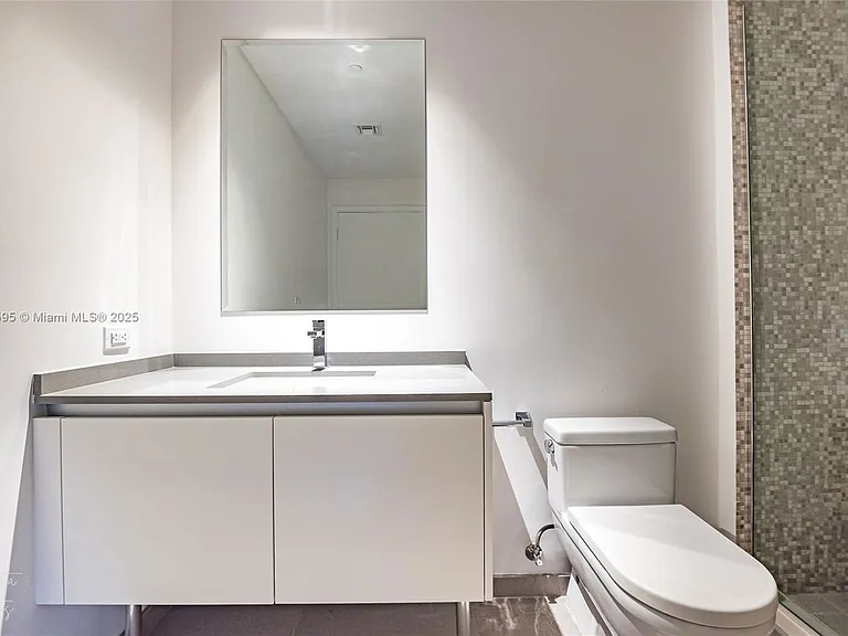 88 SW 7th St #1004 — Photo 25