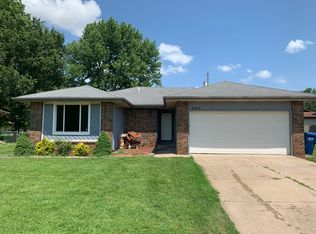 2254 S Westwood Ave, Springfield, MO 65807