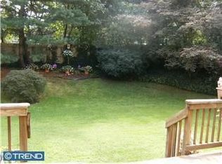 30 Farnwood Rd, Mount Laurel, NJ 08054