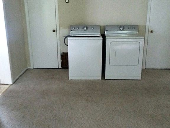 3rd image of 121 North St